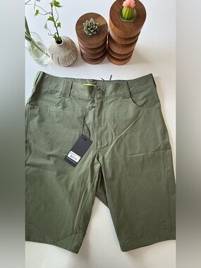 NWT Machines for Freedom The Key Short Women's 28 Utility Green